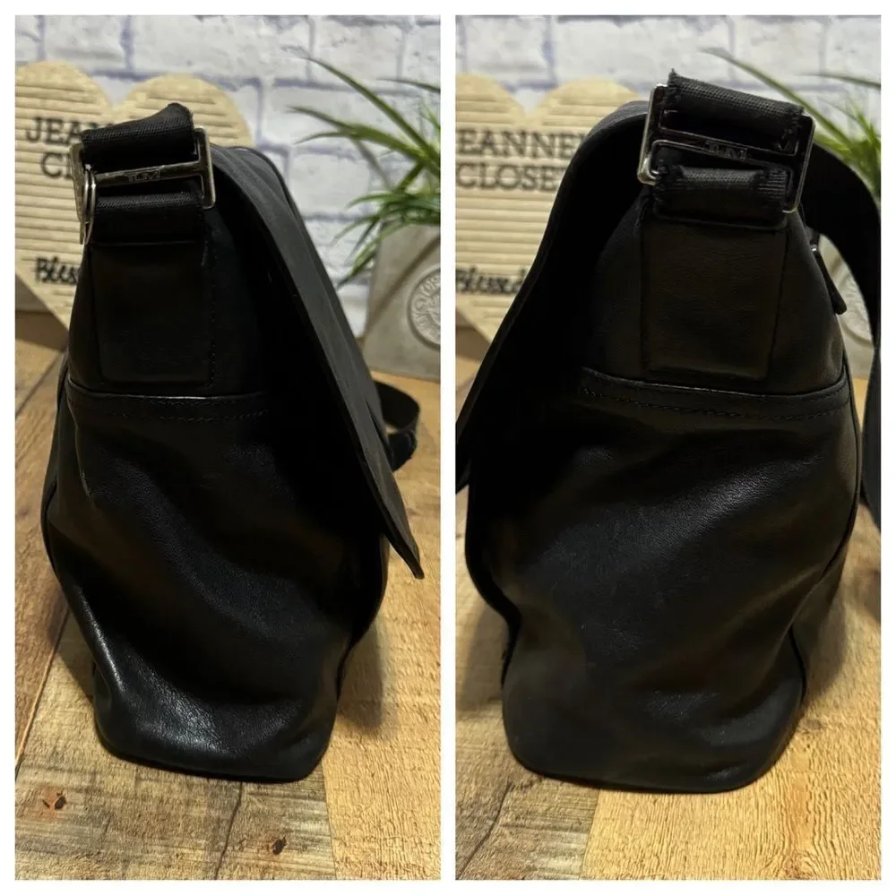 Tumi SOMERSET Leather MESSENGER Beacon Hill Laptop Computer Bag Black 68570 $395